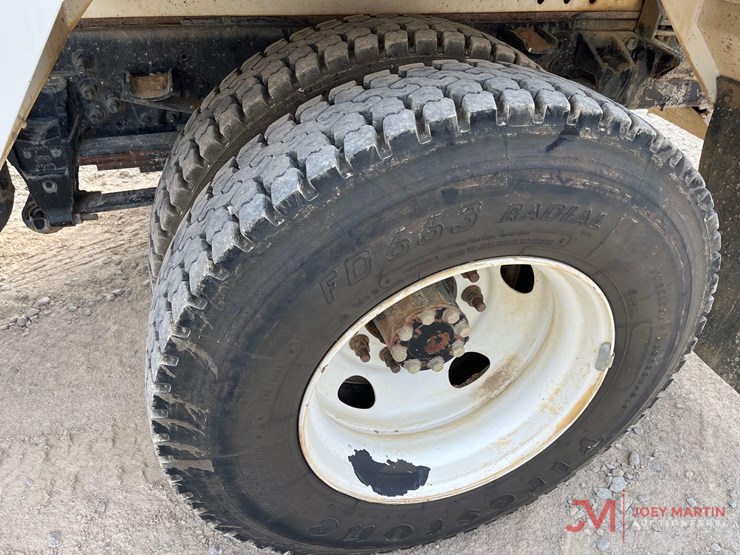 2017-ford-f650-image-8
