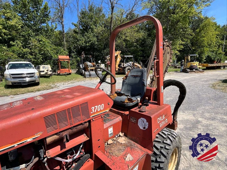 2001-ditch-witch-3700-image-28