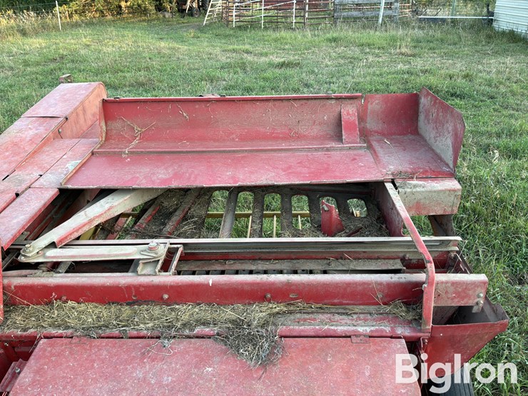 new-holland-hayliner-273-image-14