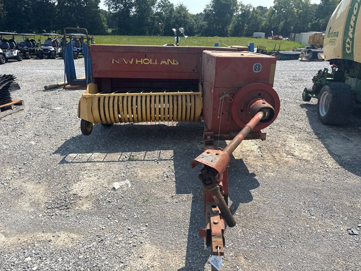 new-holland-565-image-1