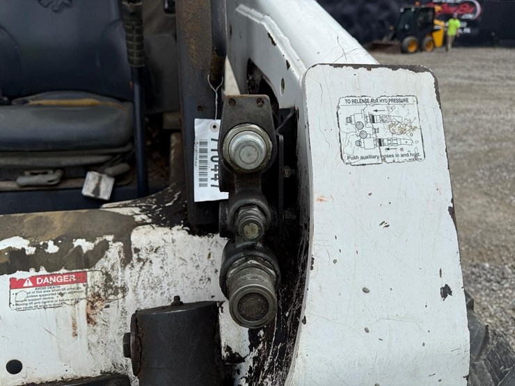 2005-bobcat-s250-image-13