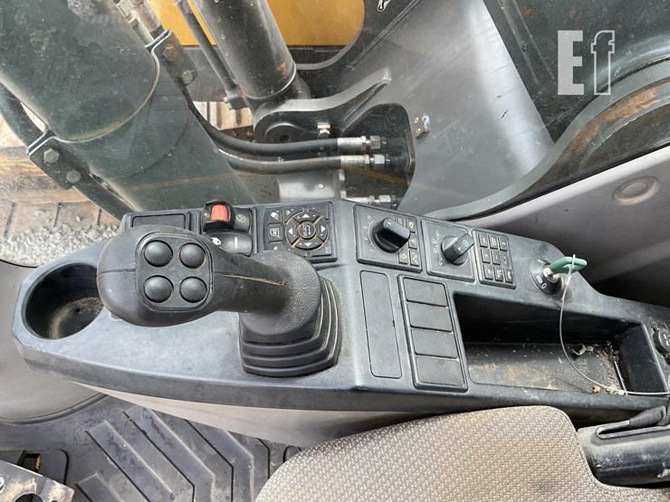 2016-volvo-ec220el-image-15