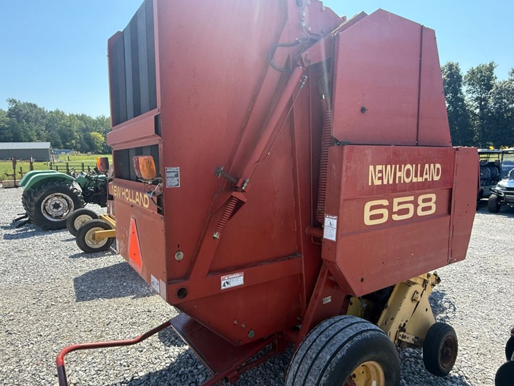 new-holland-658-image-4