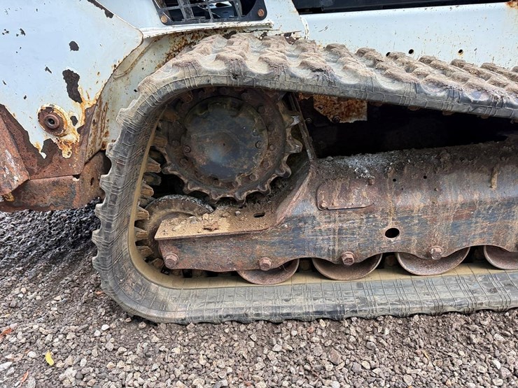 2020-bobcat-t595-image-13