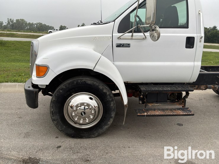 2006-ford-f750-image-10