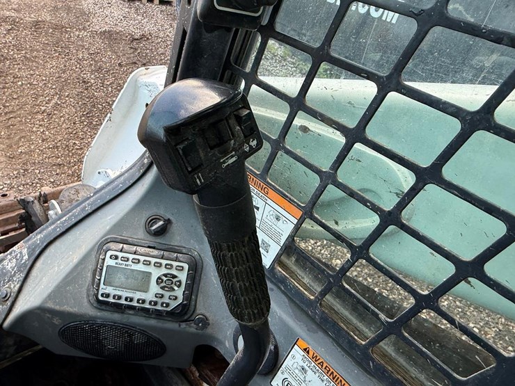 2020-bobcat-t595-image-22