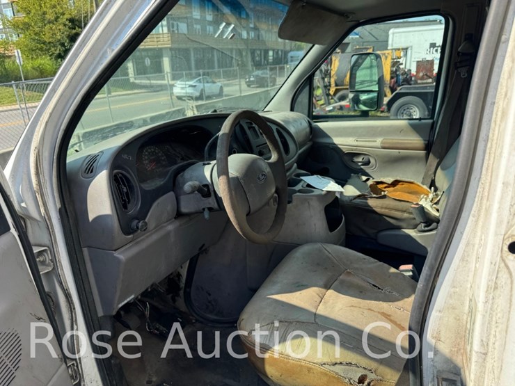 2000-ford-e350-image-8