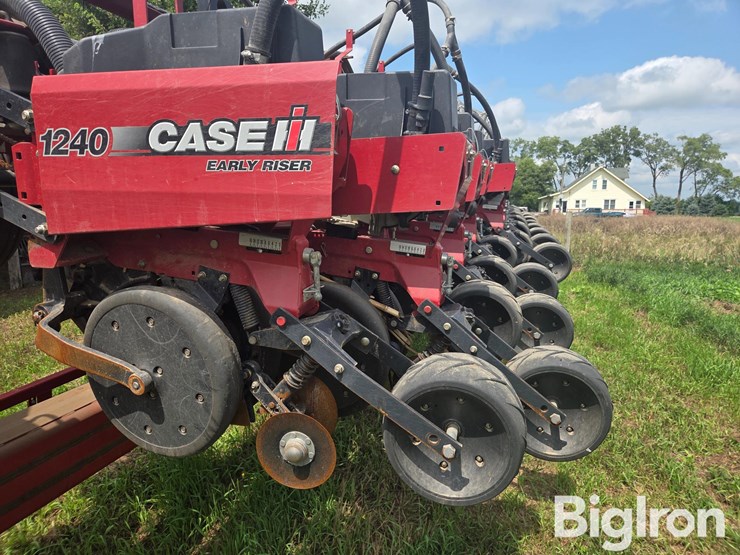 2011-case-ih-1240-image-10