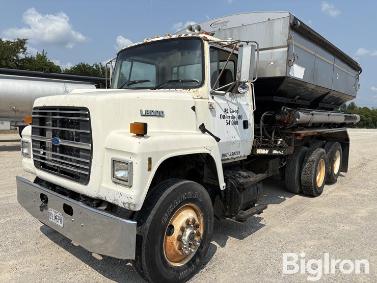 1995-ford-ln8000-image-1