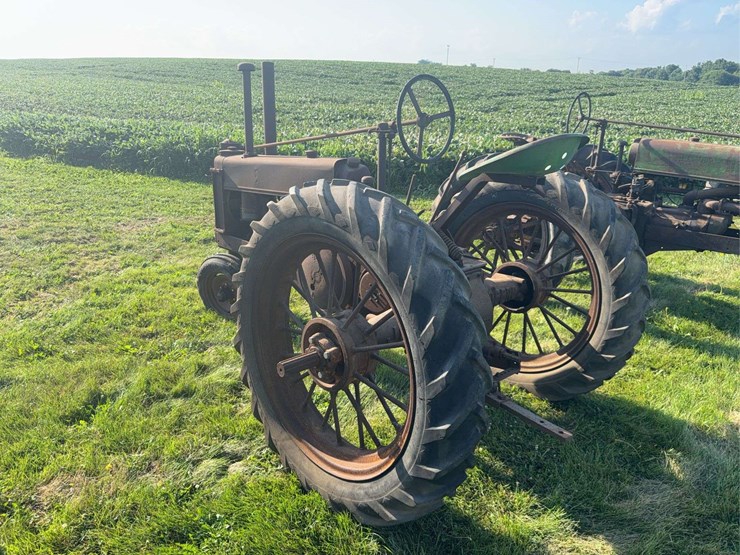 john-deere-b-image-3