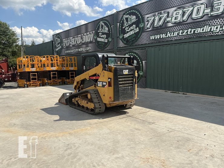 2015-caterpillar-259d-image-2