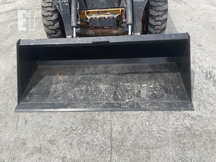 2016-deere-318e-image-9
