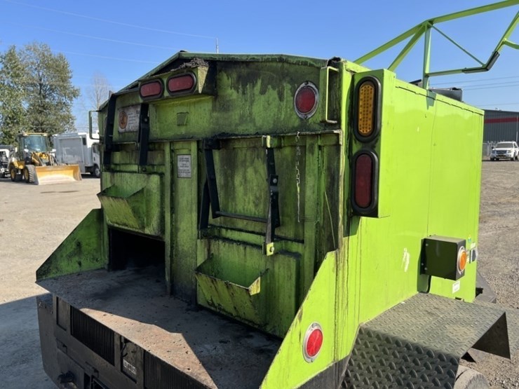 2012-ray-tech-rc4000d-towable-asphalt-hot-box-image-15