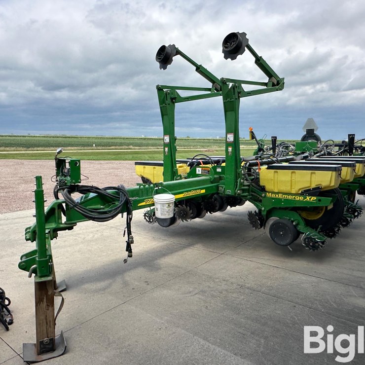 2009 JOHN DEERE 1770NT