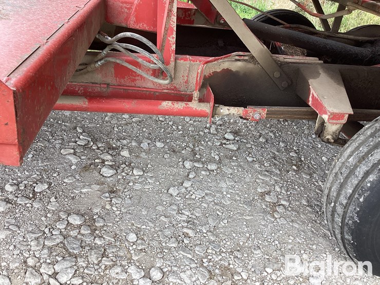 new-holland-stackliner-1034-image-12