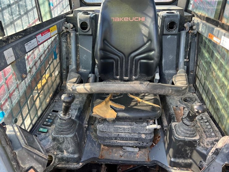 2021-takeuchi-tl12v2-image-14