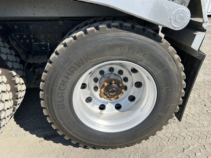 2015-western-star-4900sb-image-38
