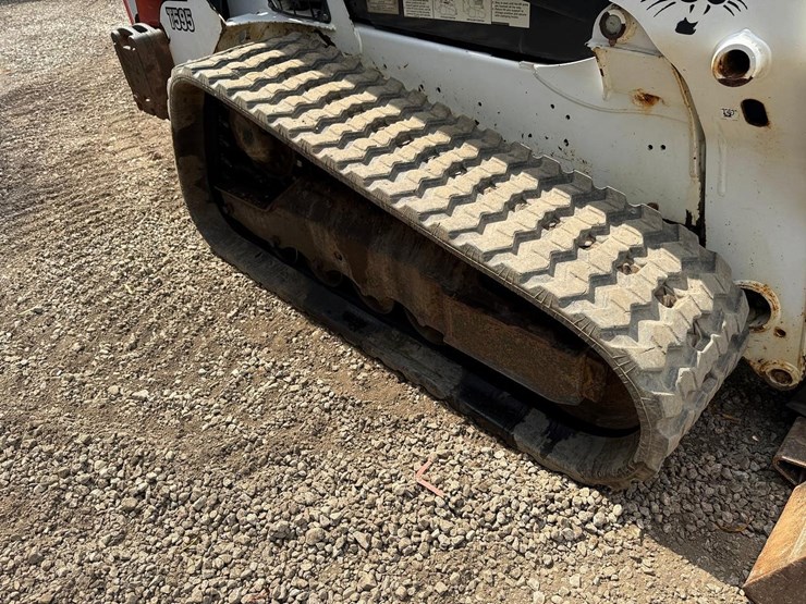 2020-bobcat-t595-image-12