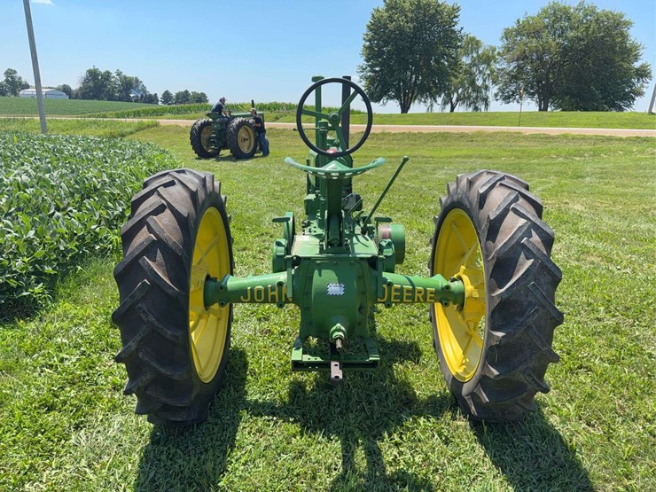 john-deere-b-image-4