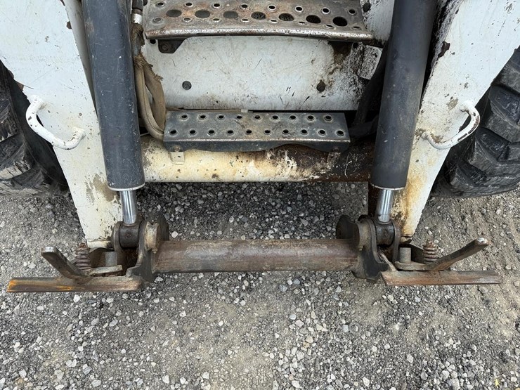 2005-bobcat-s250-image-12