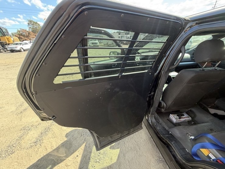 2019-ford-explorer-image-22