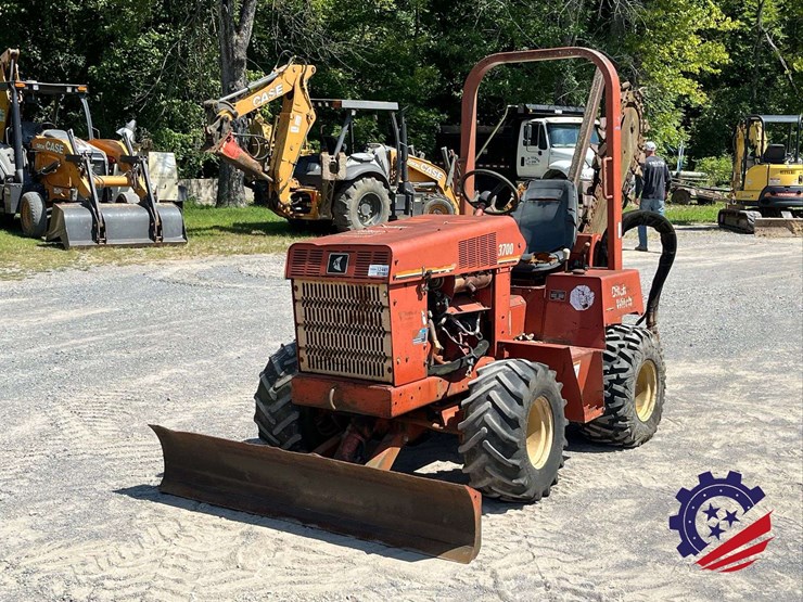 2001-ditch-witch-3700-image-10