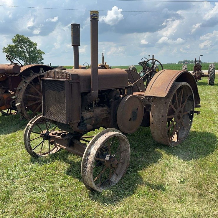 JOHN DEERE D