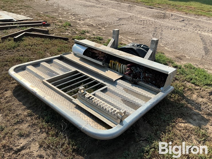 merritt-headache-rack-w/chains-and-tarp-image-5