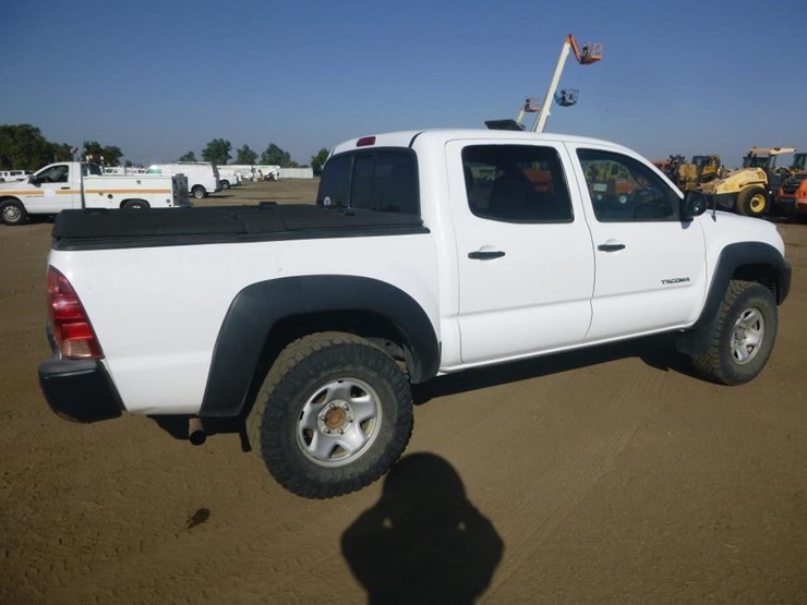 2013-toyota-tacoma-image-4