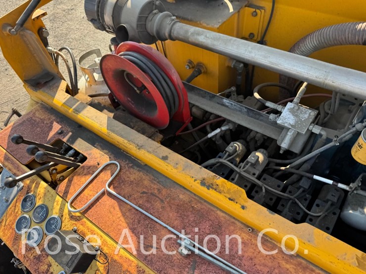 2016-maulden-1550d-asphalt-paver-(low-hrs)-richmond,-va)-image-17