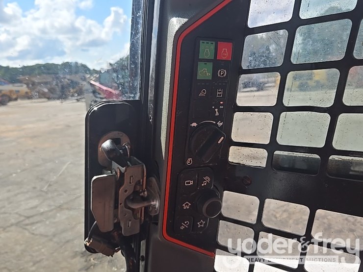 2024-bobcat-t66-image-30