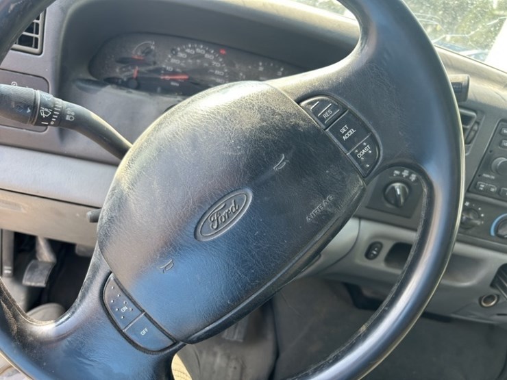 2002-ford-f350-xlt-image-28