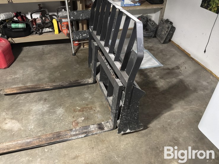 bobcat-pallet-fork-image-10