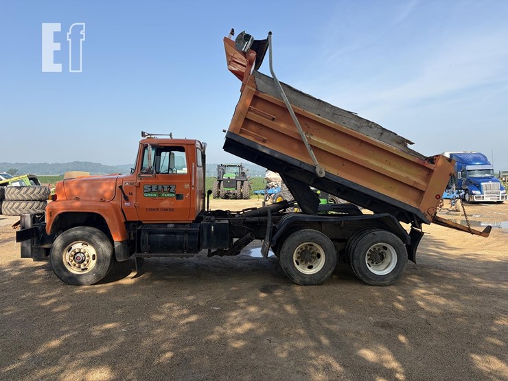 1996-ford-lt9000-image-2