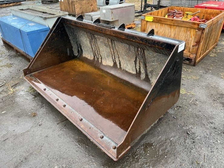 blue-diamond-72"-gp-bucket-image-1