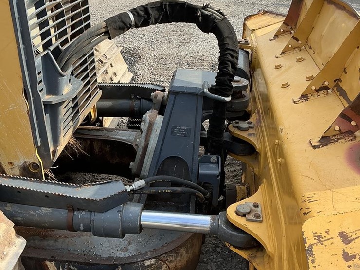2019-deere-750k-lgp-image-11