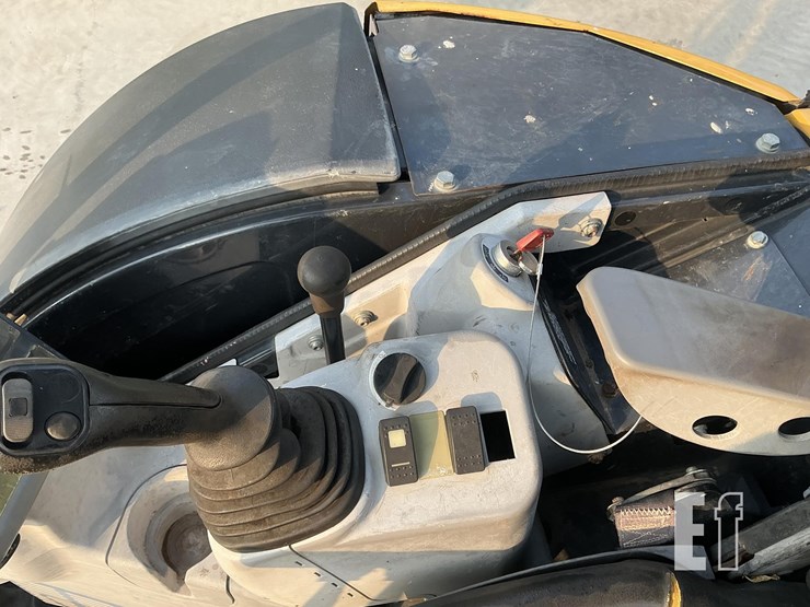 2019-deere-35g-image-14