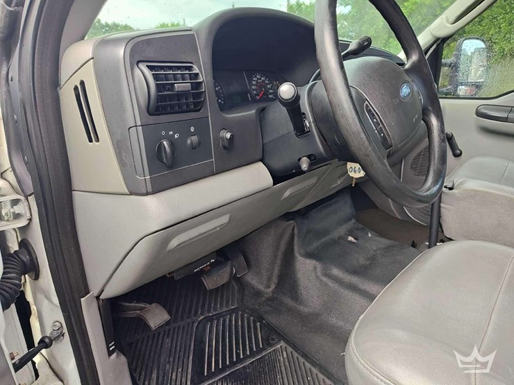 2006-ford-f350-image-16