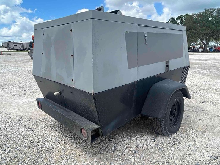 2006-sullair-towable-air-compressor-image-3