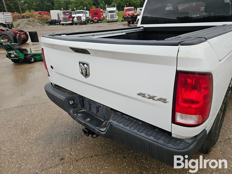 2016-dodge-1500-image-19