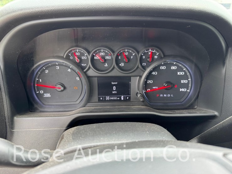 2022-chevrolet-3500-image-29