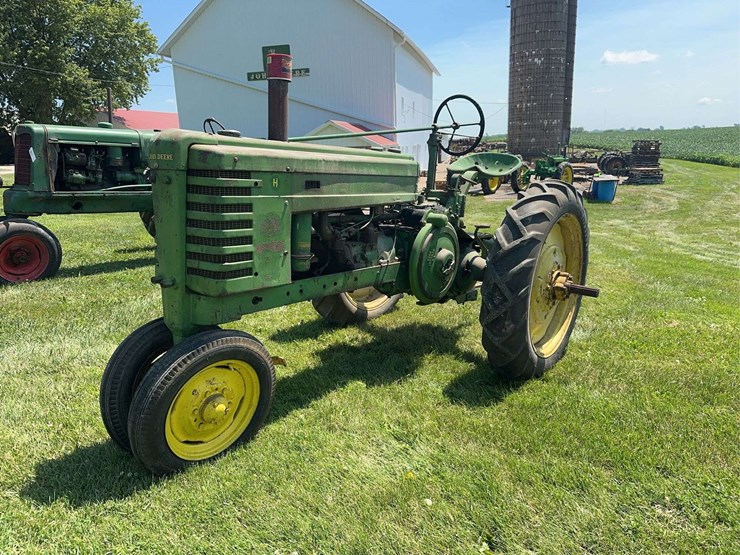 john-deere-h-image-1