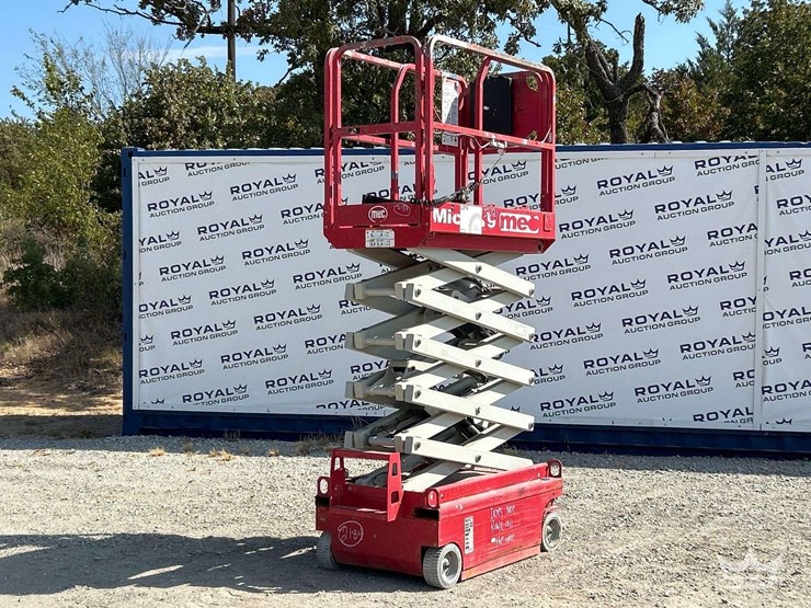 mec-scissor-lift-image-1