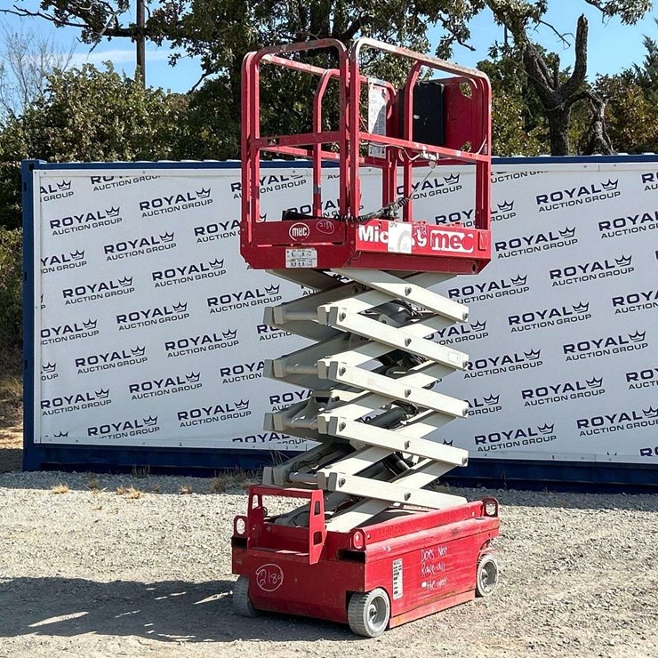 Mec scissor lift
