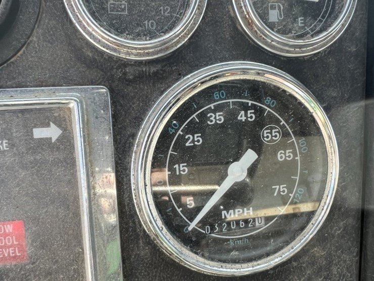 1989-ford-lt9000-image-19