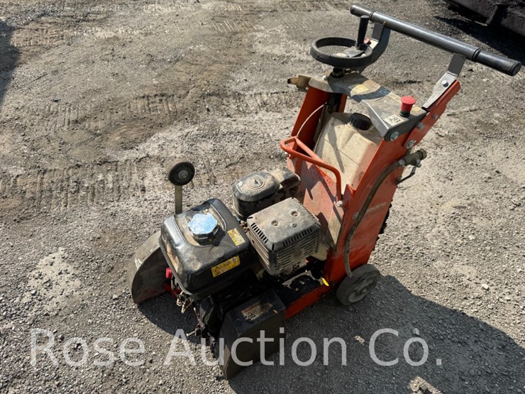 husqvarnq-fs400lv-concrete/asphalt-saw-image-1