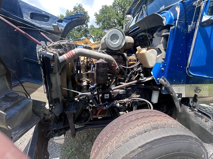 2005-kenworth-t800-image-40