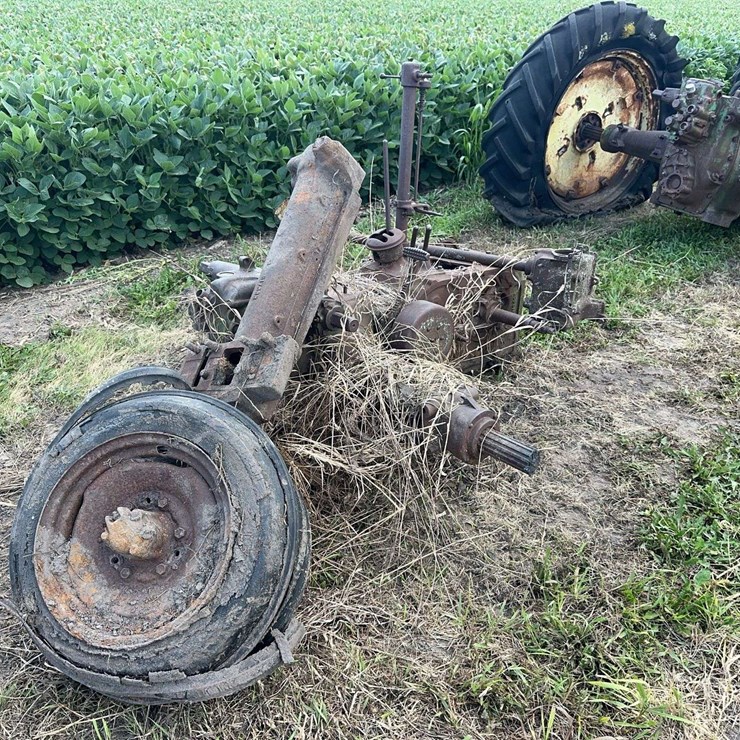 JOHN DEERE B