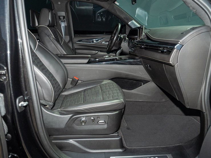 2024-cadillac-escalade-esv-image-68
