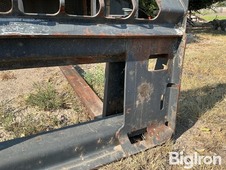 bobcat-pallet-forks-image-14